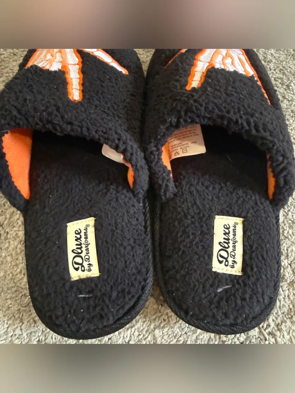 DearFoams Kids Black Skeleton Fleece Slippers Slide On Size 2-3 Halloween